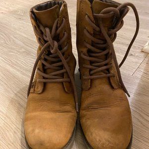 Vintage Clarks Winter Boots